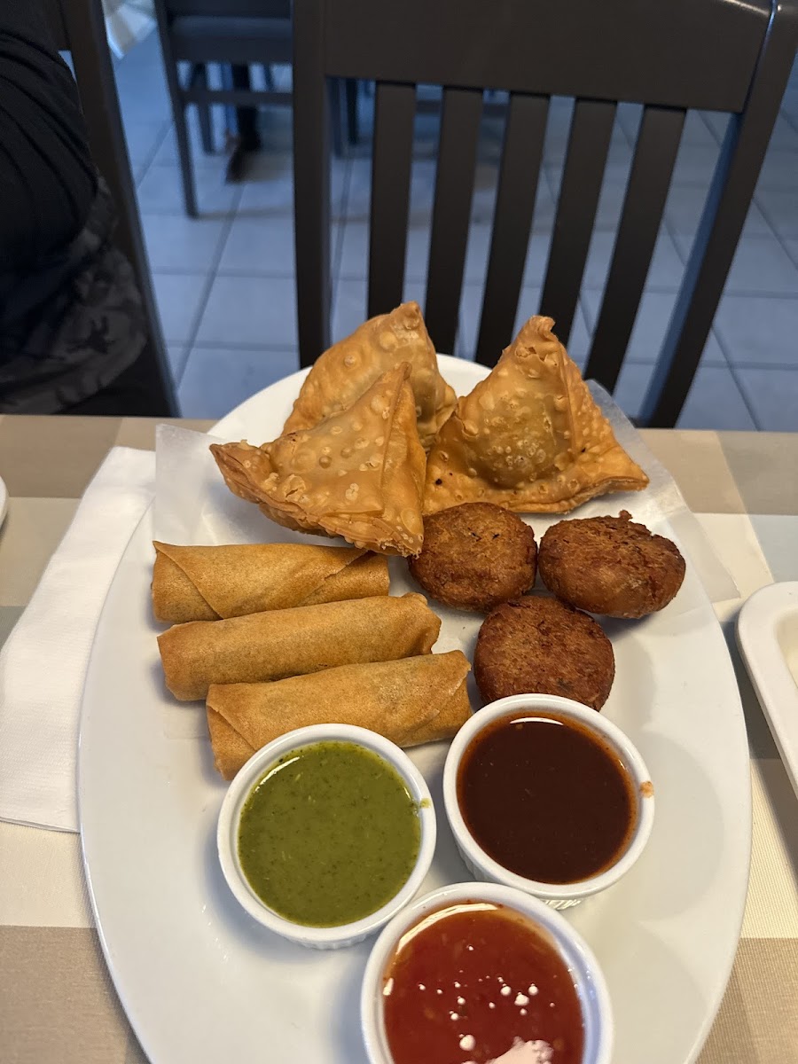 Kirtida Kitchen Dining & Banquet Hall - Photo 3