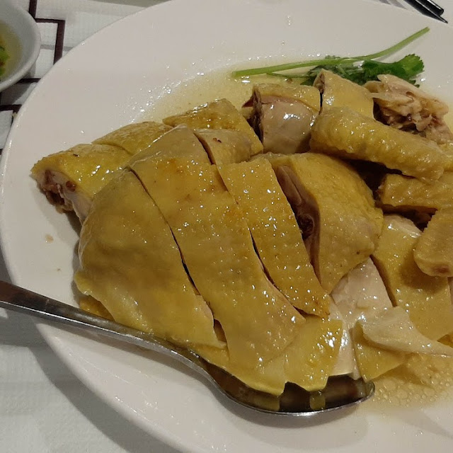 Steamed Chicken with Ginger and Shallots Sauce