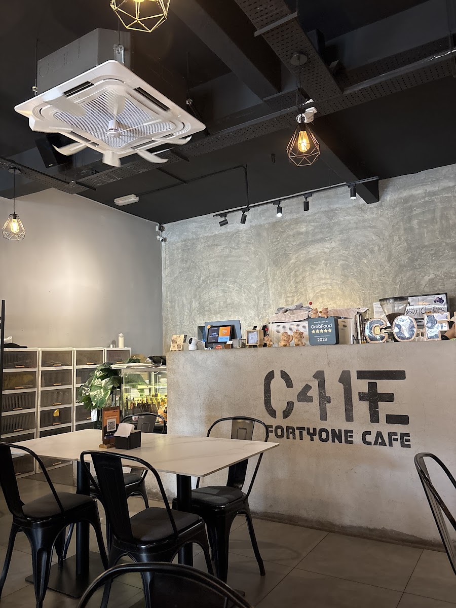 Fortyone Cafe - Photo 2