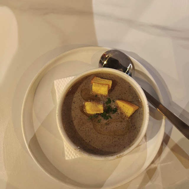 fresh wild mushroom soup 招牌蘑菇濃湯