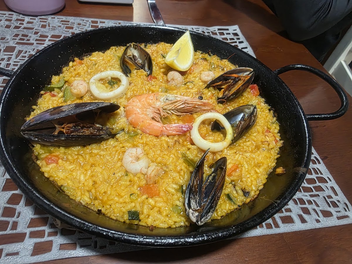 EL RINCÓN TAPAS &BAR - Photo 2