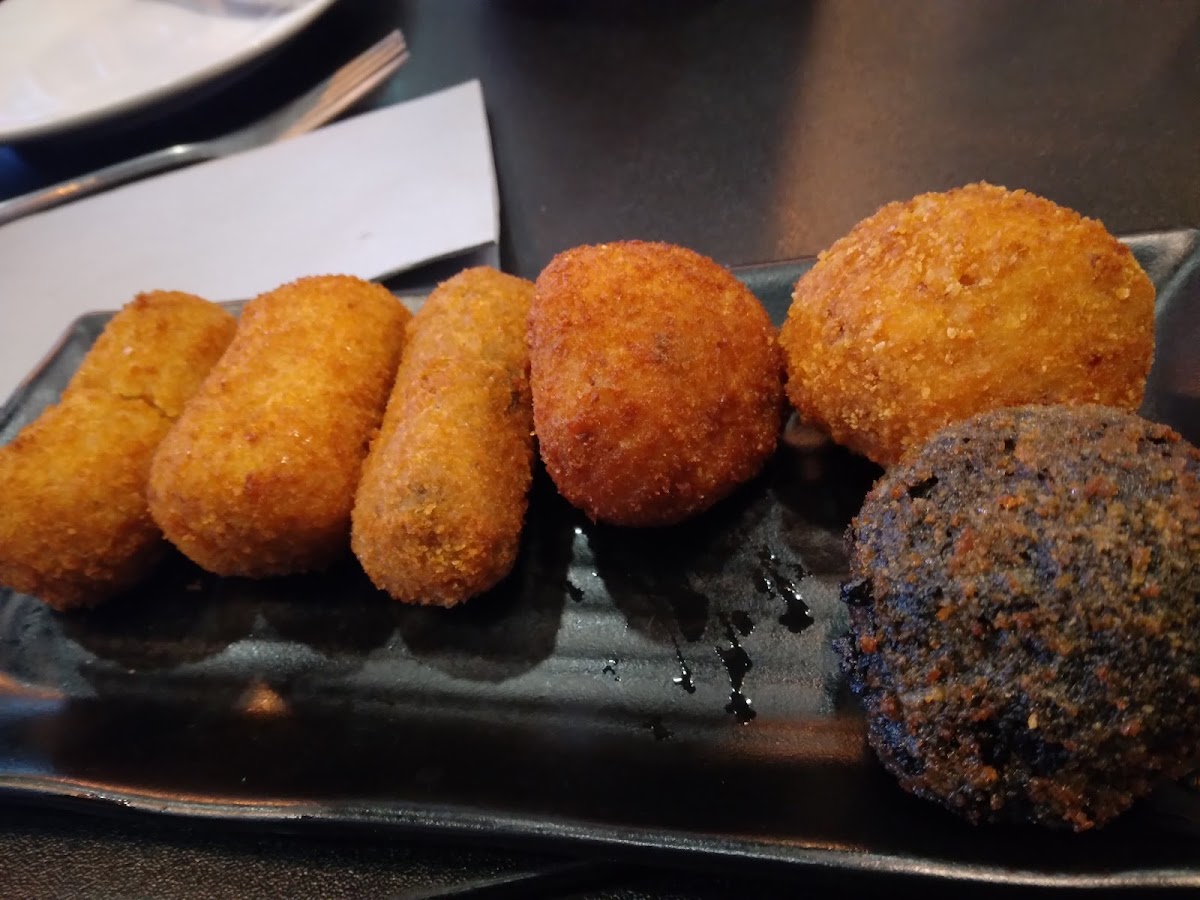 Deunidó Restaurant - Photo 4