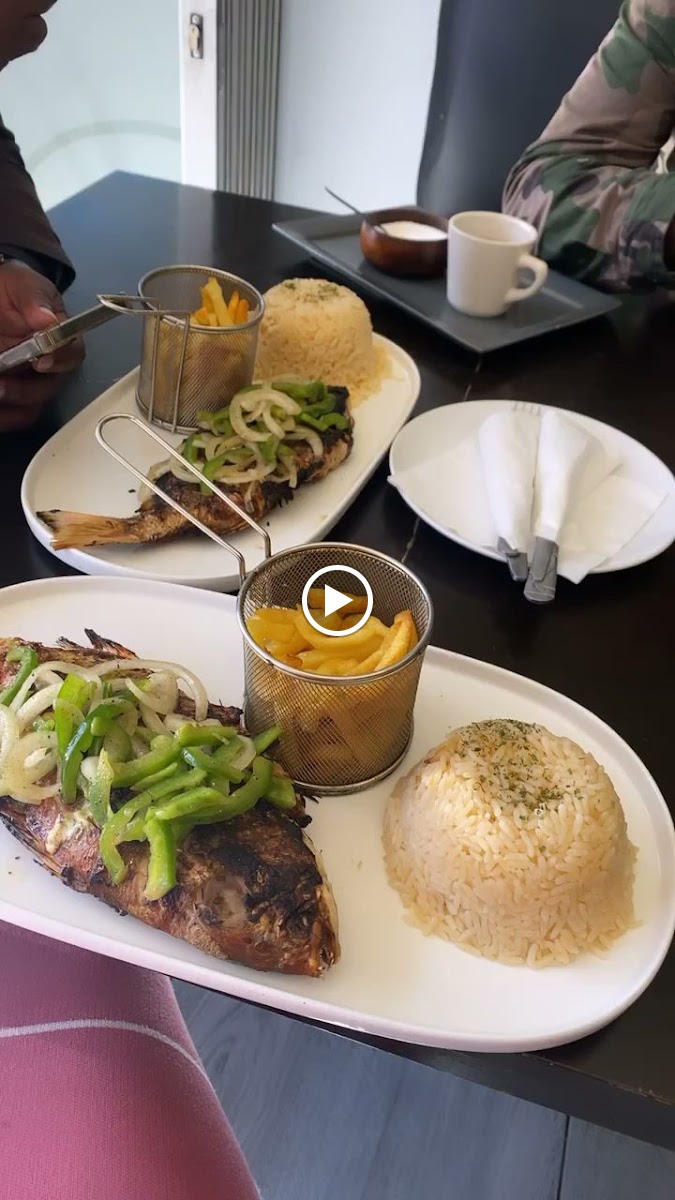 SAVANNAH CAFE RESTAURANT - Photo 1