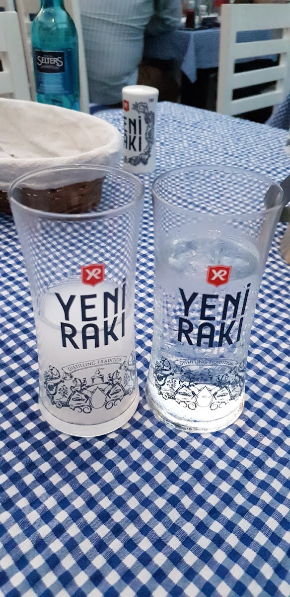 SAKI mezze grill bar - Photo 6