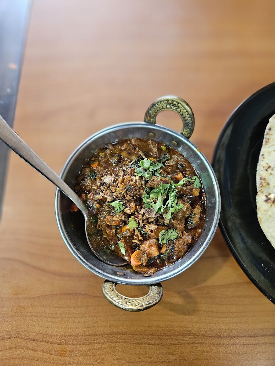 Raj Bhavan Veg. Restaurant - Photo 6