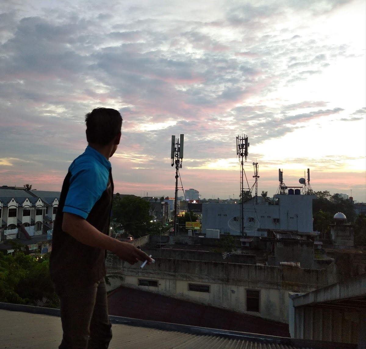 Gajah Mada Pool & Cafe - Photo 3