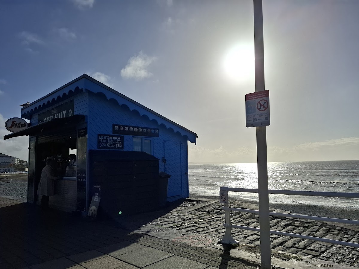 The Hut - Photo 3