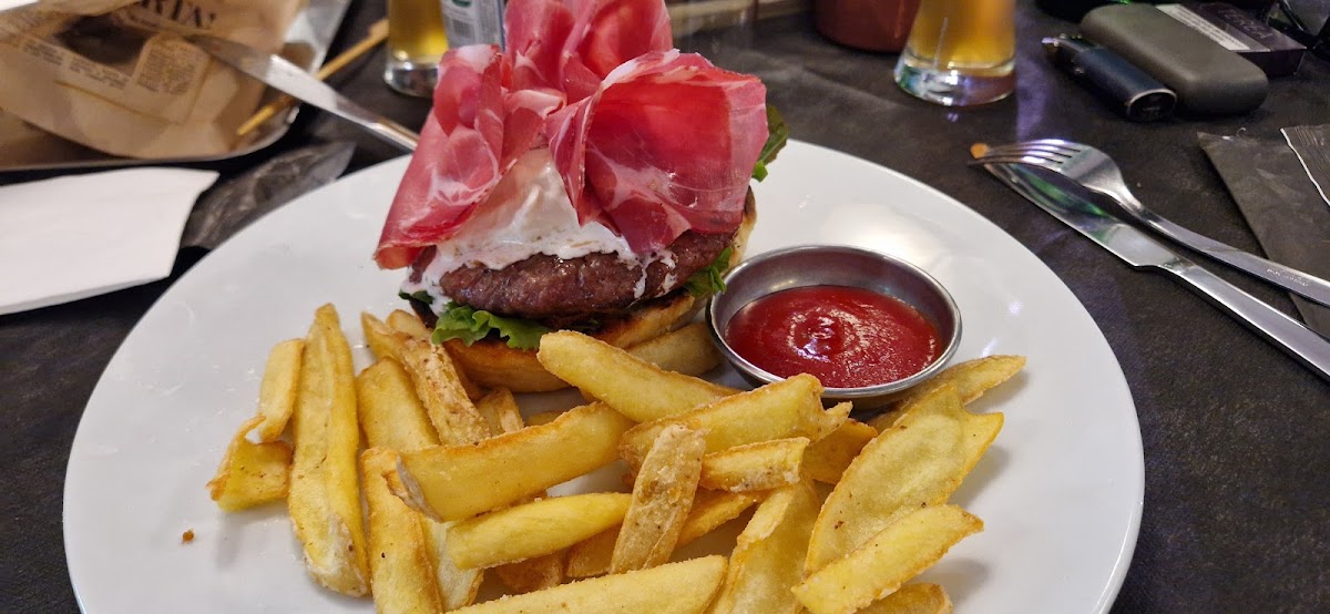 Hamburgeria Gourmet - Photo 9