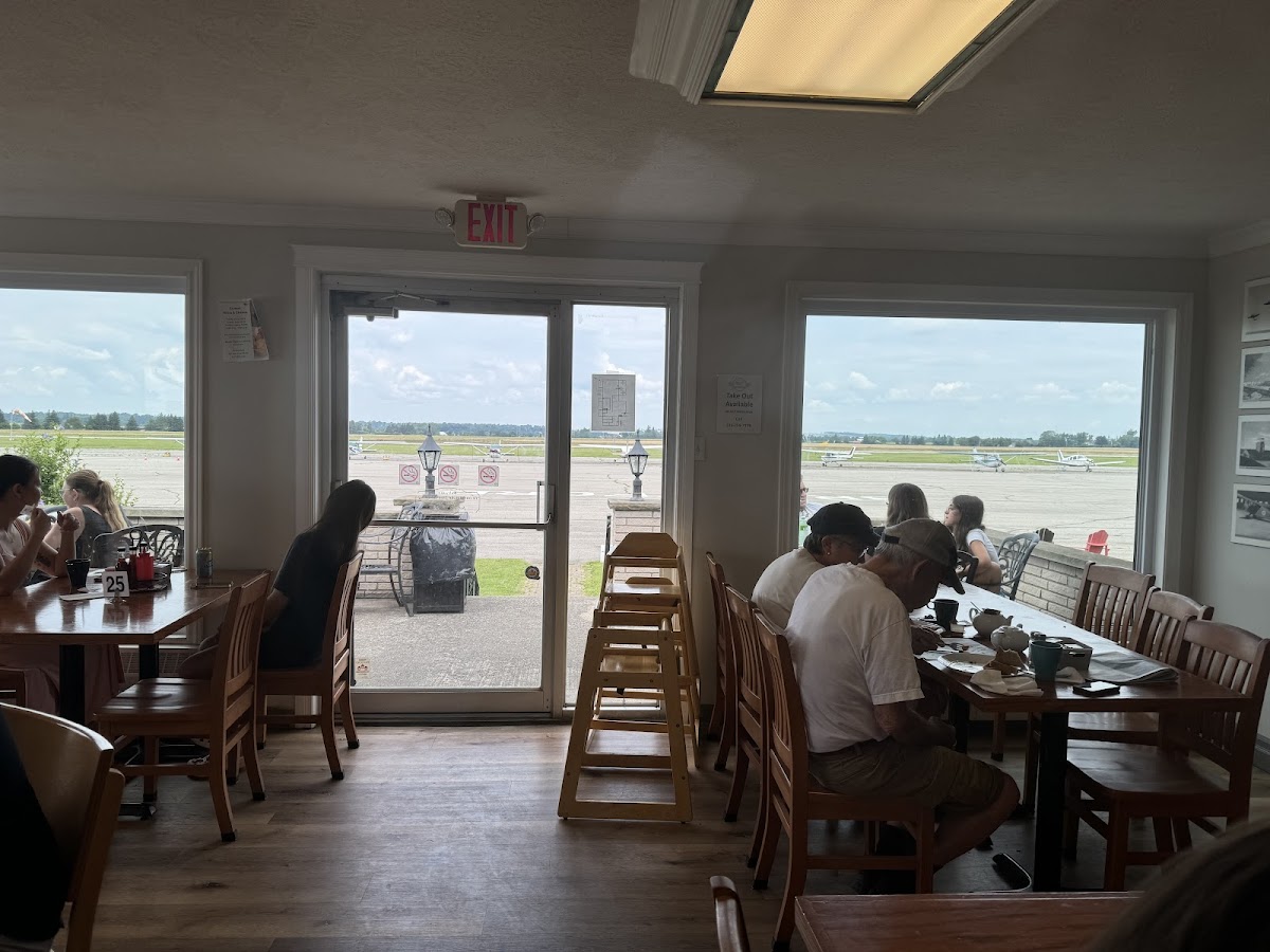 Skyway Cafe - Brantford - Photo 3
