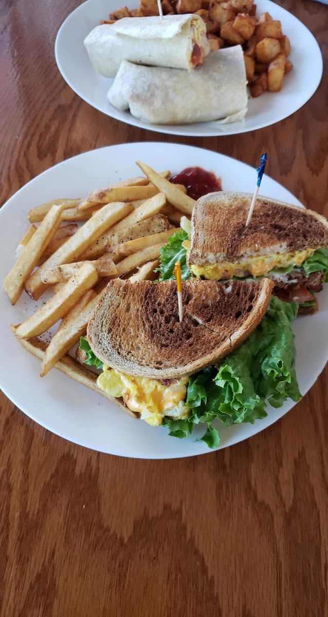 Skyway Cafe - Brantford - Photo 8