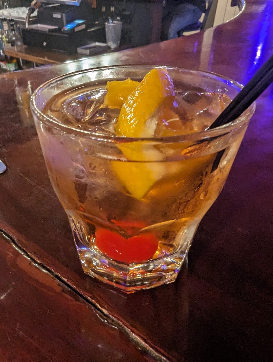 Main Street Bar & Grill - Photo 5