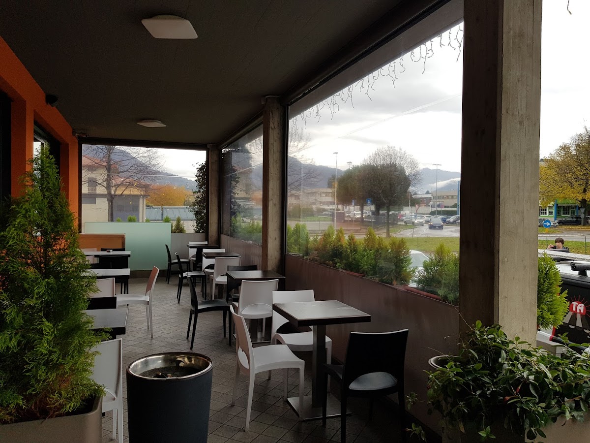 . Caffetteria & Lounge Bar
