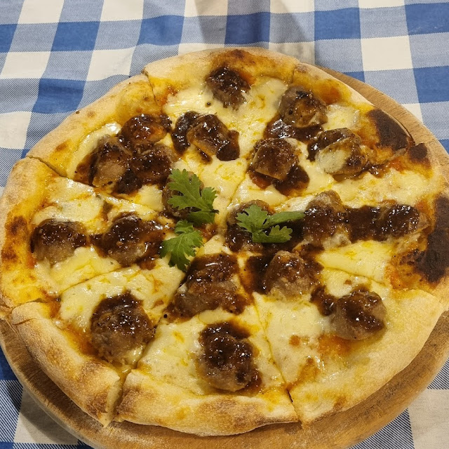 Meatball Pizza