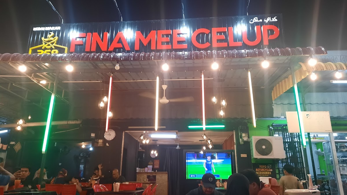 FINA MEE CELUP (SYAFIRA SEAFOOD)