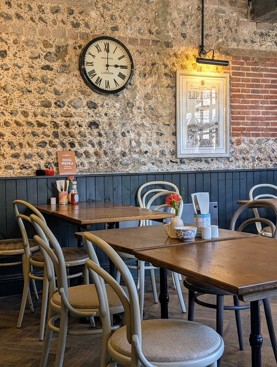 Highdown Tea Rooms - Photo 3