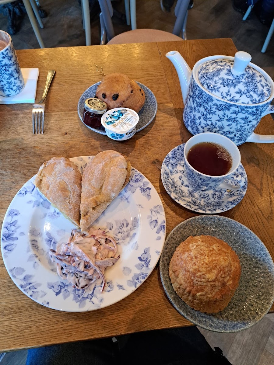 Highdown Tea Rooms - Photo 4