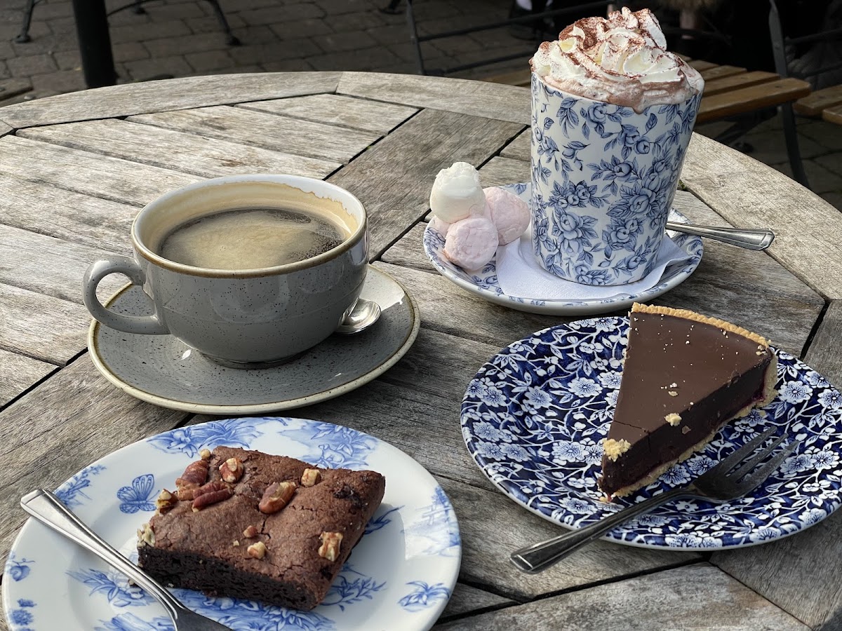 Highdown Tea Rooms - Photo 6