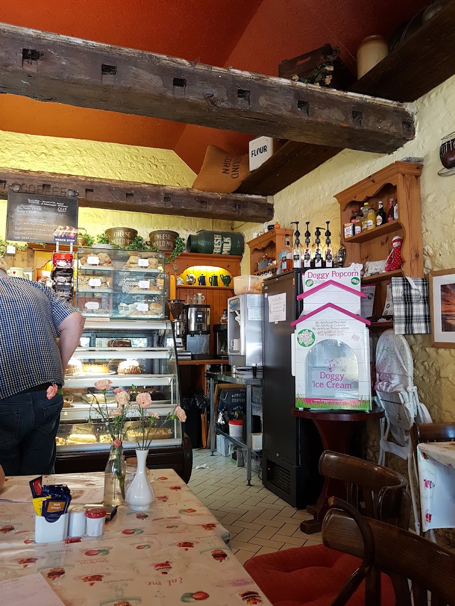 Highdown Tea Rooms - Photo 7