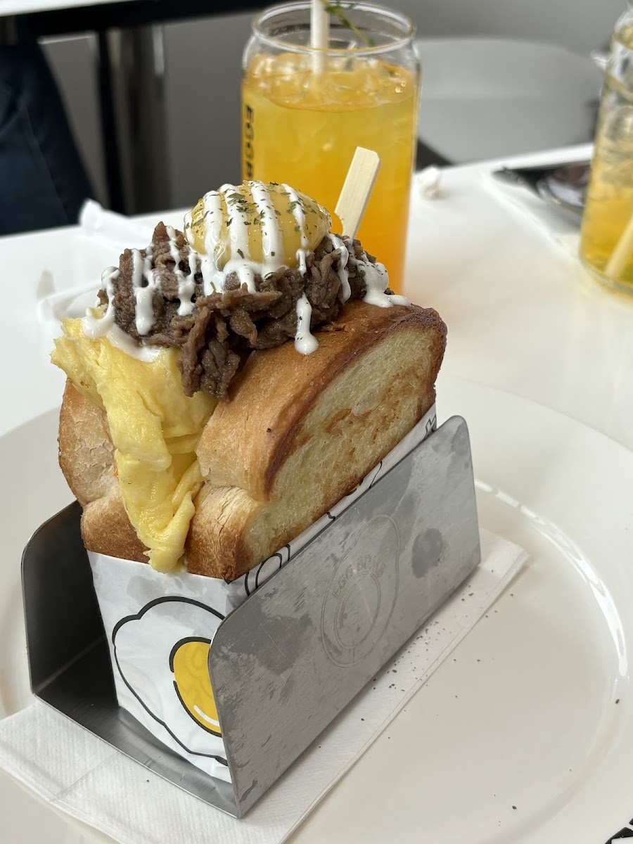 EGGBOMB - Photo 2