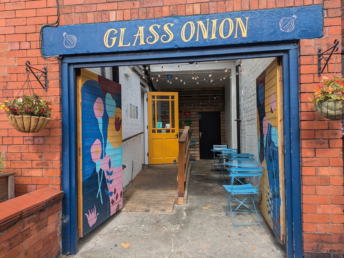 Glass Onion - Photo 8
