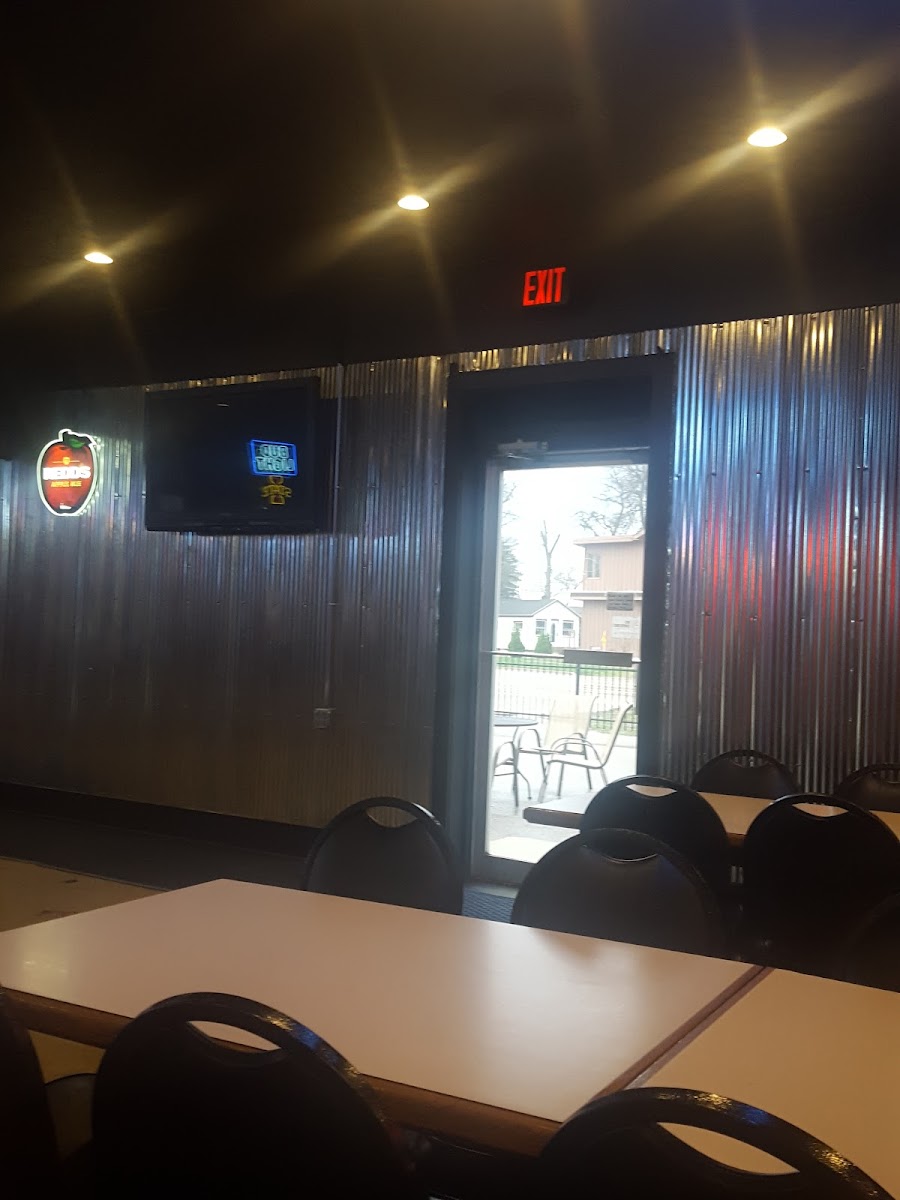 Rumorz Bar & Grill - Photo 9