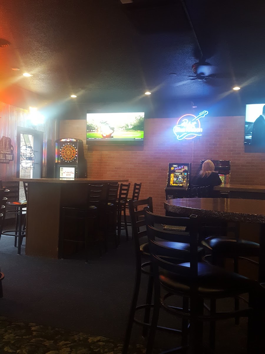Rumorz Bar & Grill - Photo 1