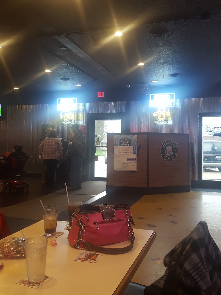 Rumorz Bar & Grill - Photo 4