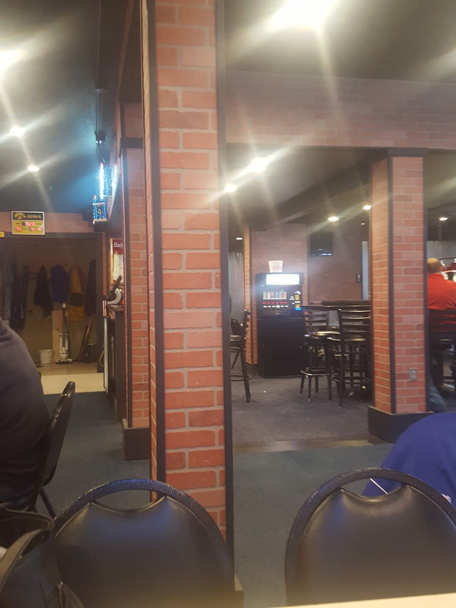 Rumorz Bar & Grill - Photo 5