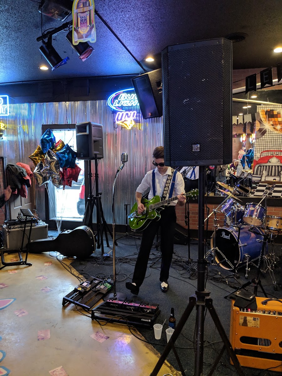 Rumorz Bar & Grill - Photo 6