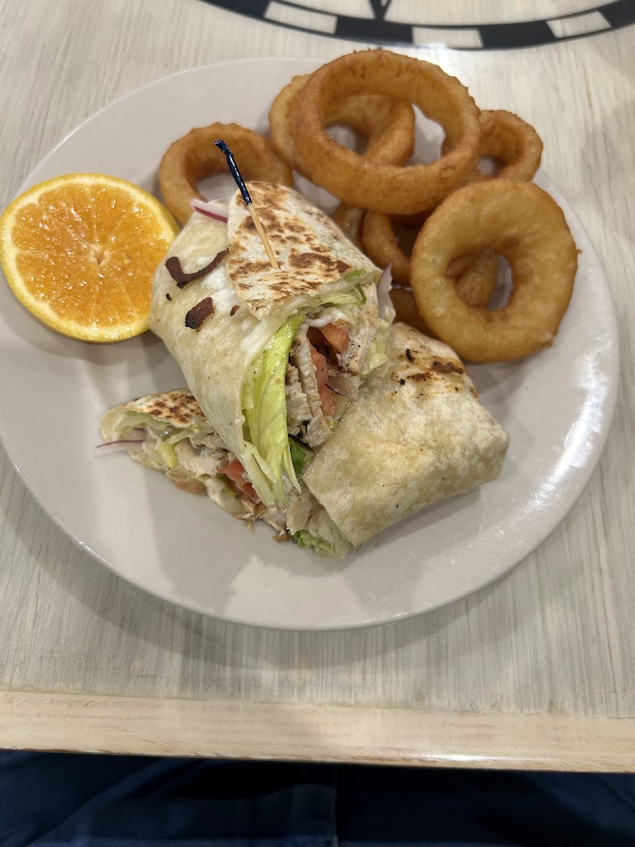 Mayo's Seafood Restaurant - Photo 9