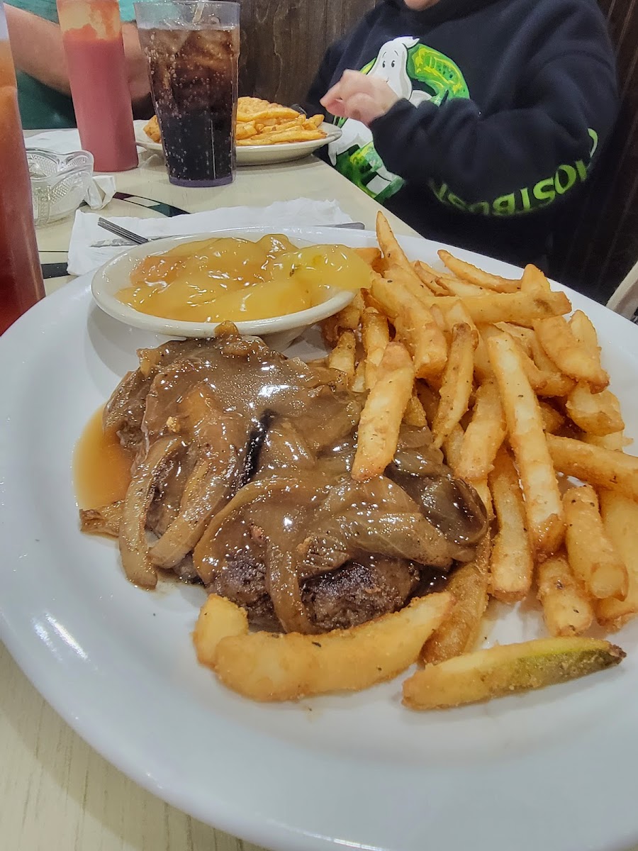 Mayo's Seafood Restaurant - Photo 4
