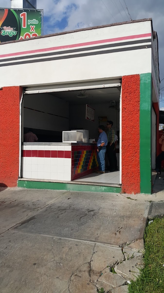 POLLO BRUJO Montejo - Para llevar - Photo 3