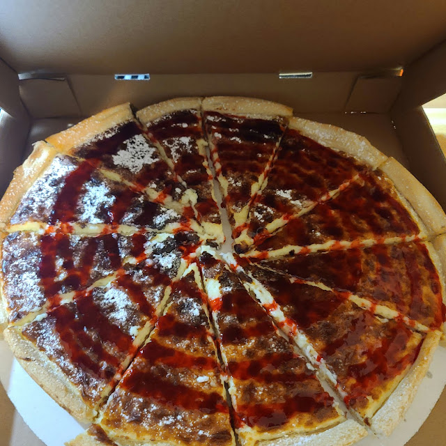 Strawberry Cheesecake Pizza