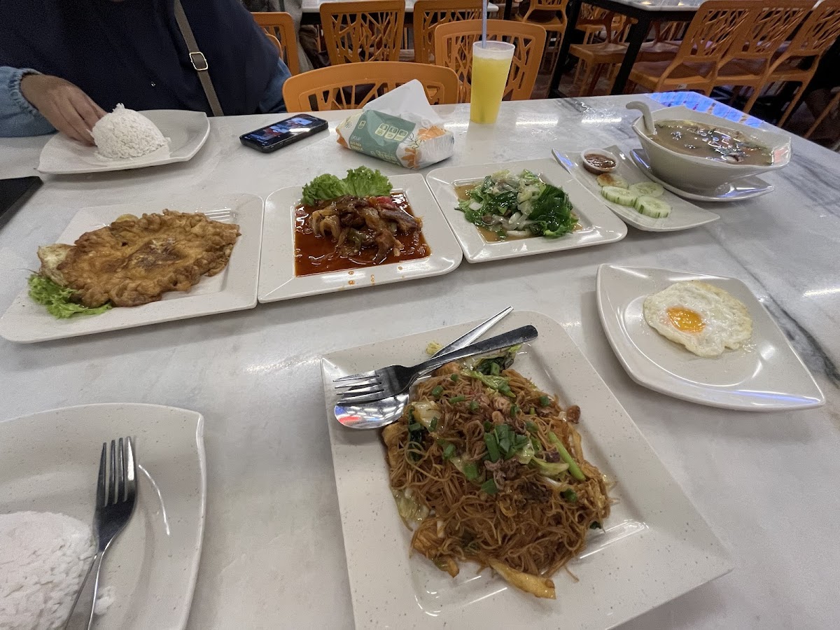 Damia Tomyam Western Food 2 - Photo 6