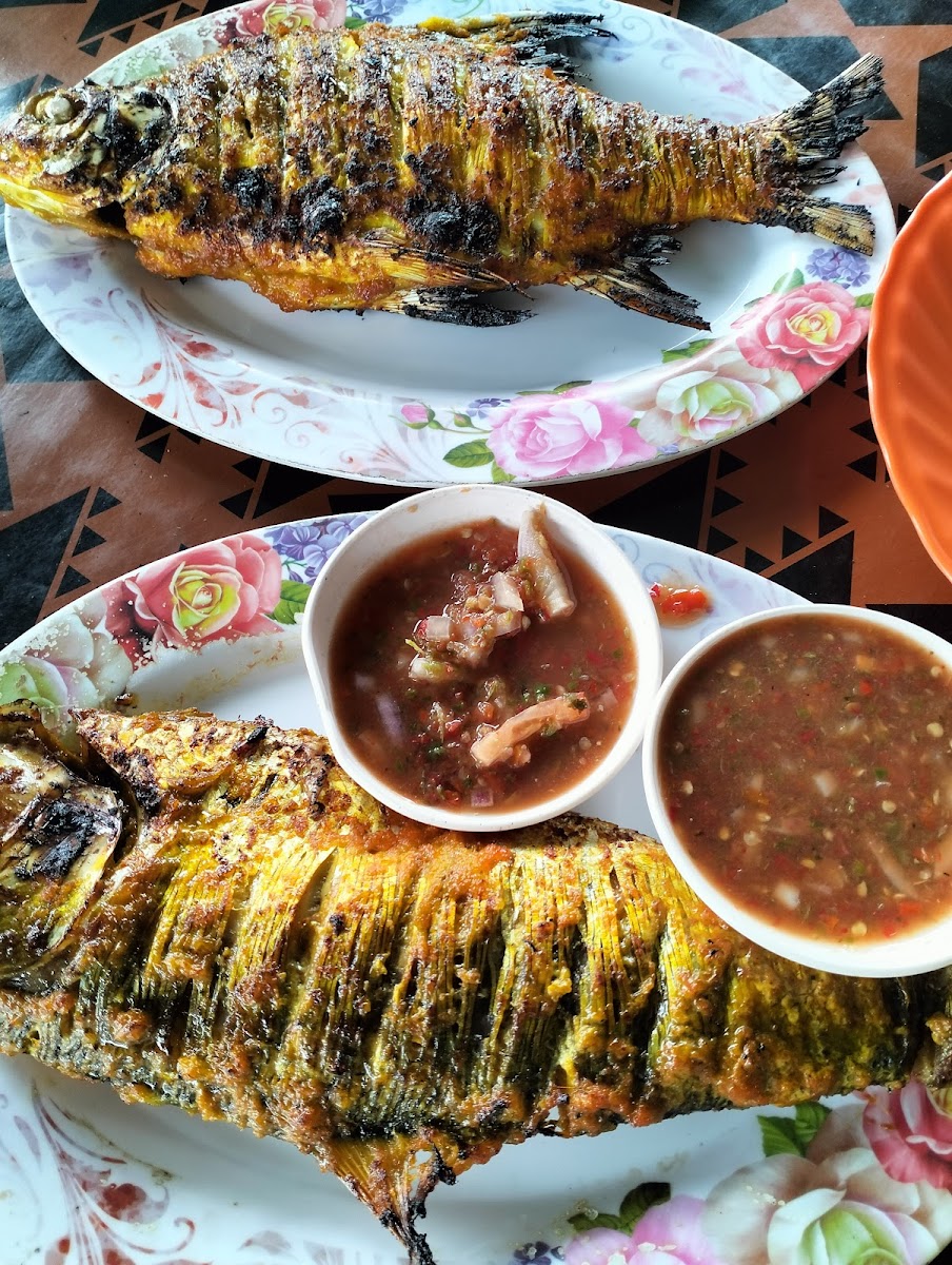 Kedai makan terubok tak bertulang