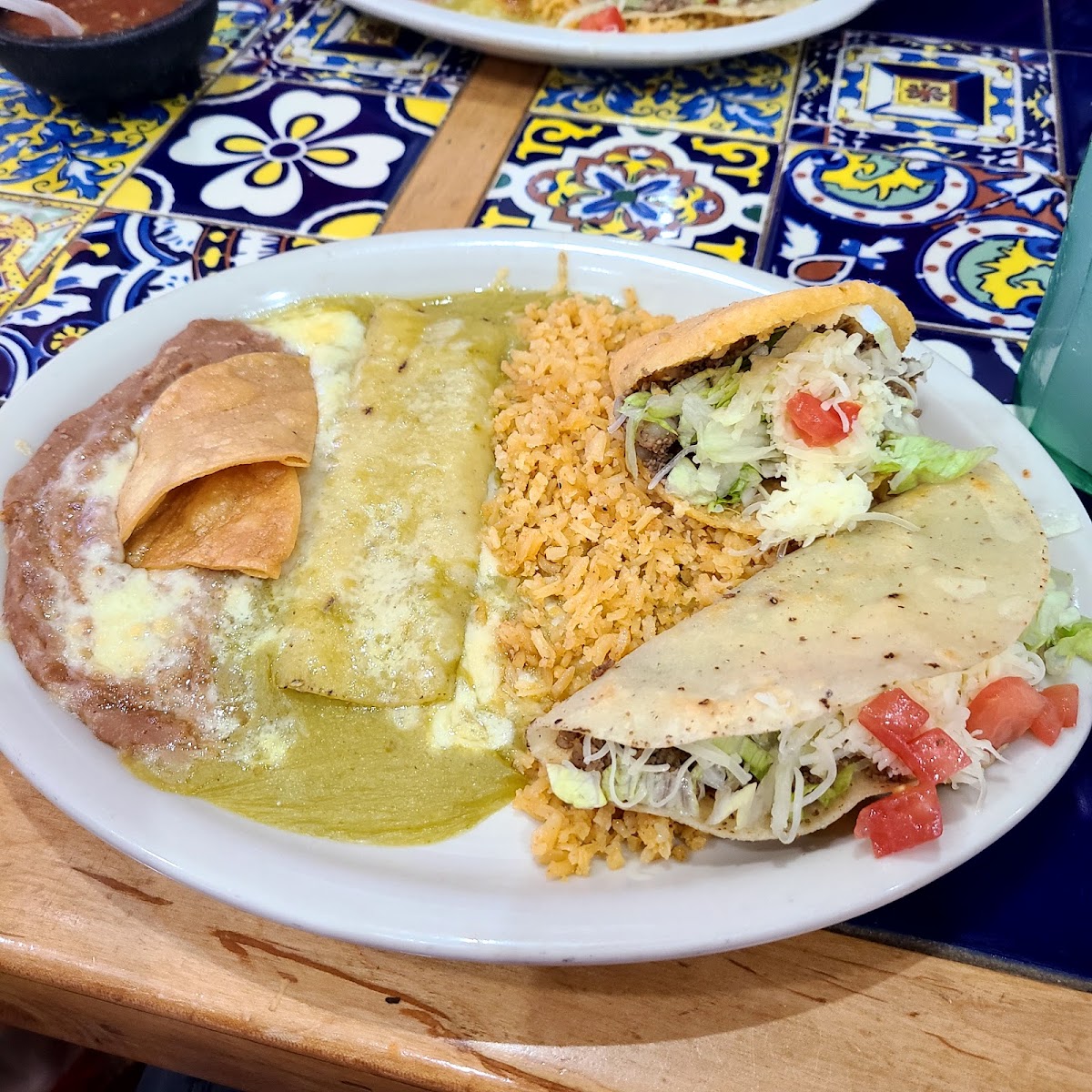 Leo's Mexican Food Restaurant - Photo 2