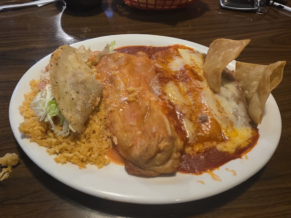 Leo's Mexican Food Restaurant - Photo 3