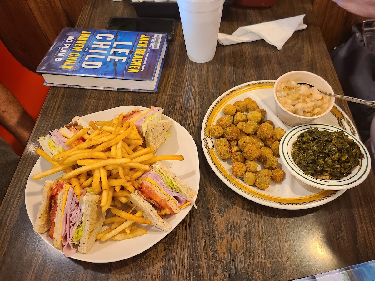 Robinson Family Restaurant - Photo 1