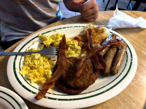 Robinson Family Restaurant - Photo 4
