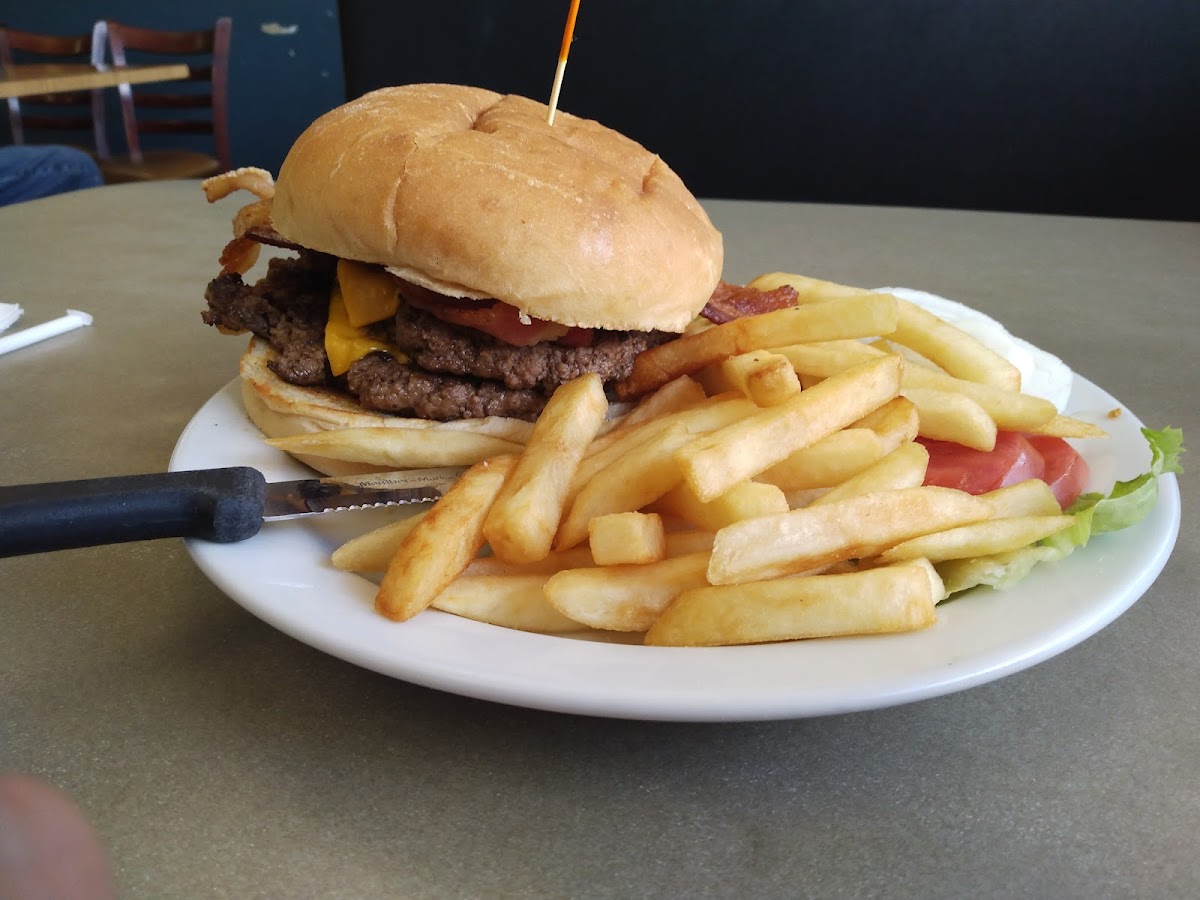 Englewood Cafe - Photo 2