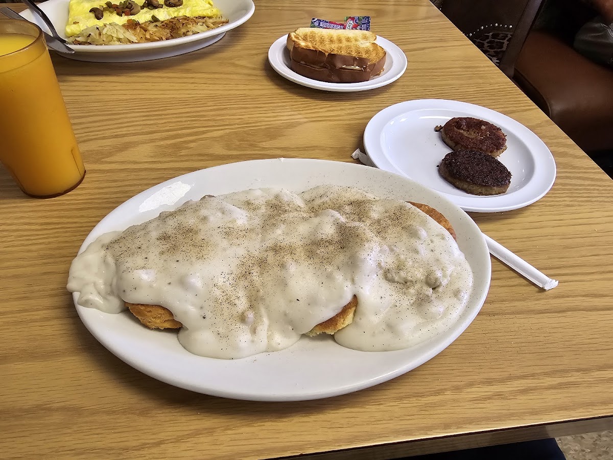 Englewood Cafe - Photo 8