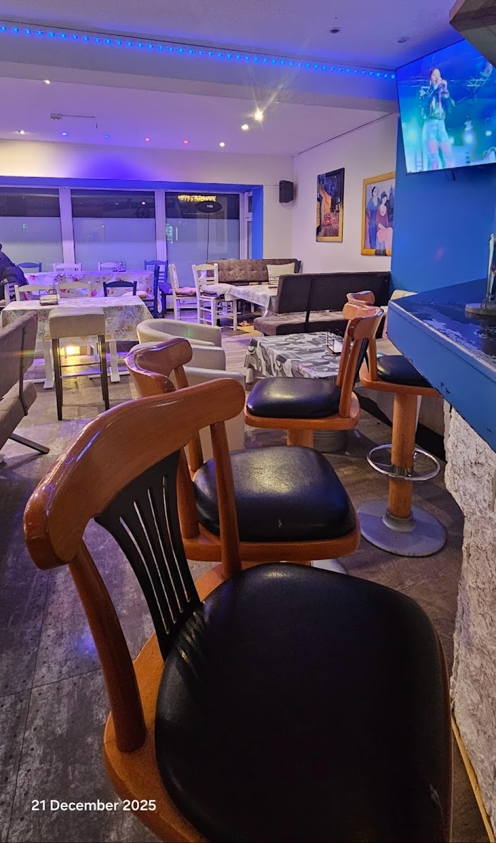 GLADYS' AFRO KITCHEN & CAFE