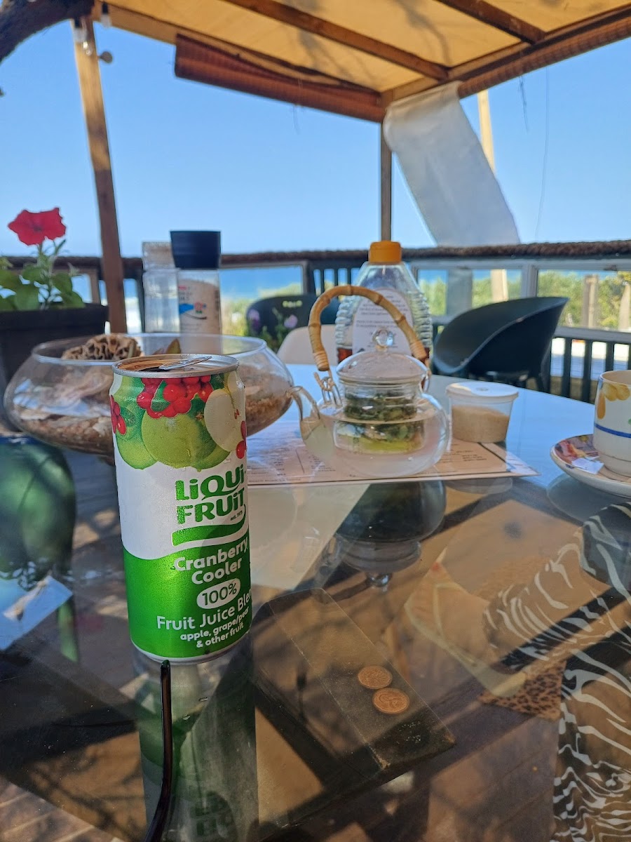 La Mercy Beach Club & Cafe - Photo 2