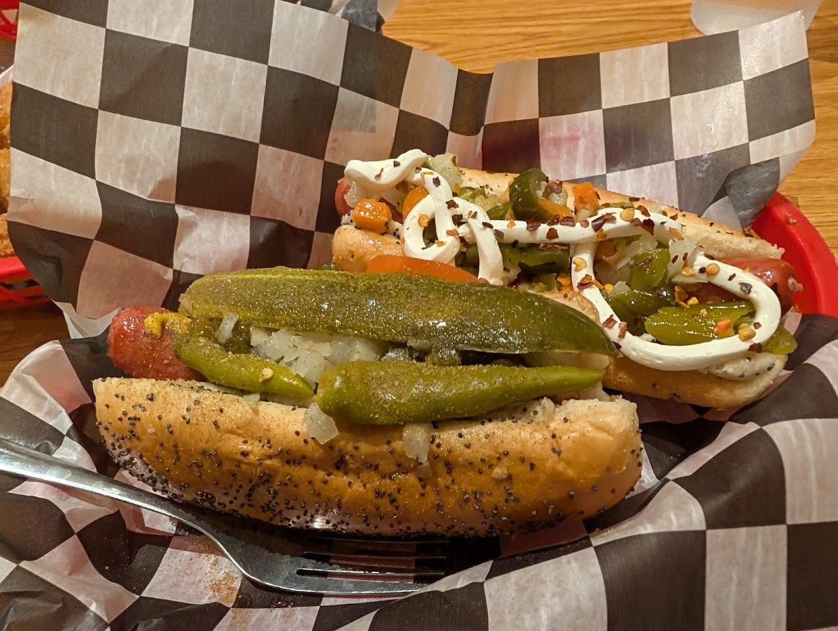 Dirty Frank's Hot Dog Palace - Photo 3