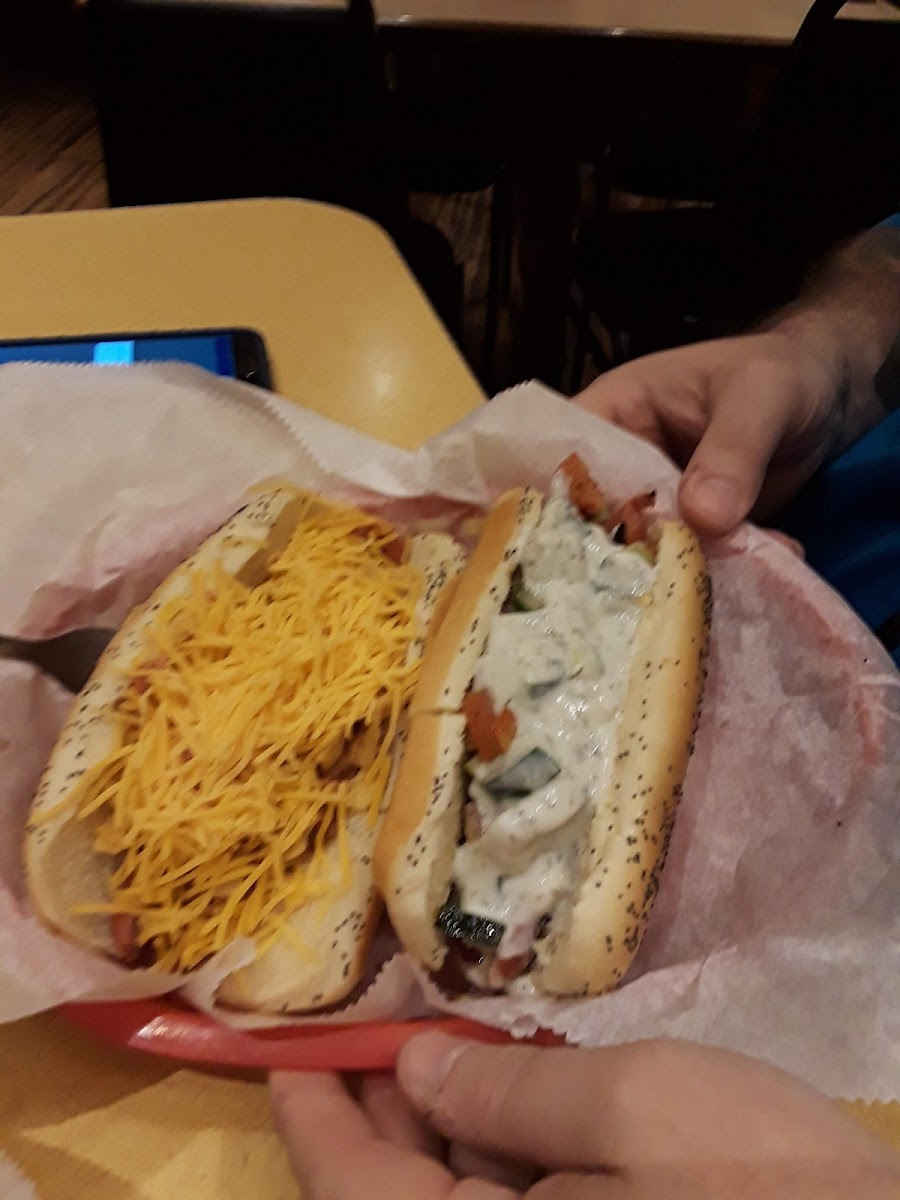 Dirty Frank's Hot Dog Palace - Photo 7
