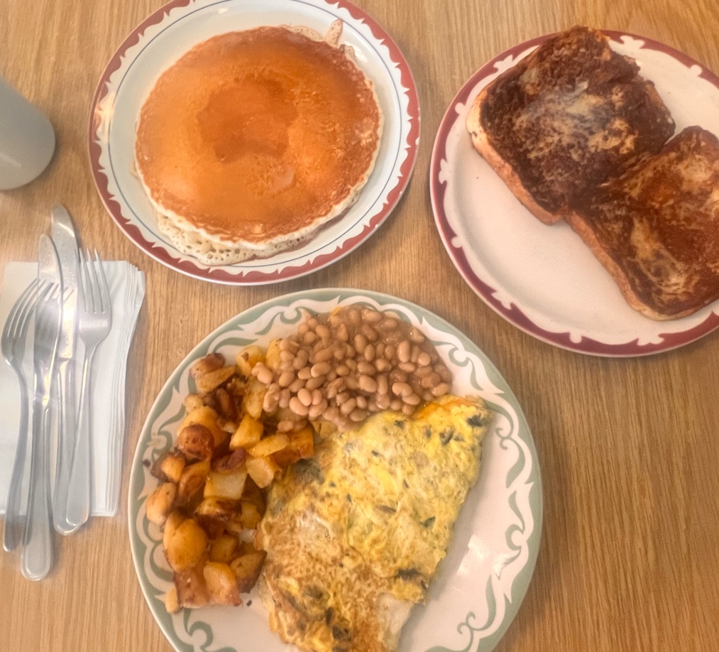 Cozy Corner Diner Inc - Photo 4