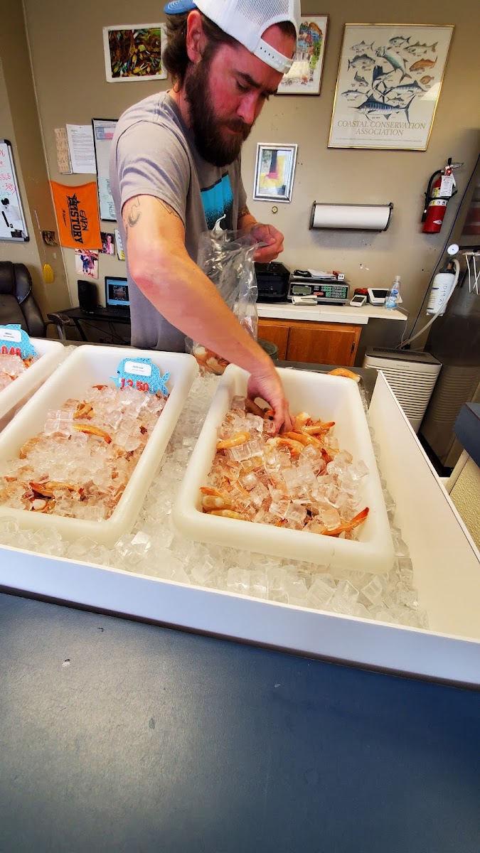 Allex's Seafood Market West - Photo 9