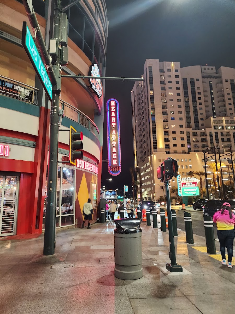 Hammered Harry's Las Vegas - Photo 7