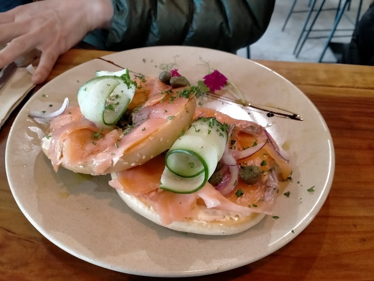 Maxx & Daisy's Eatery - Photo 8