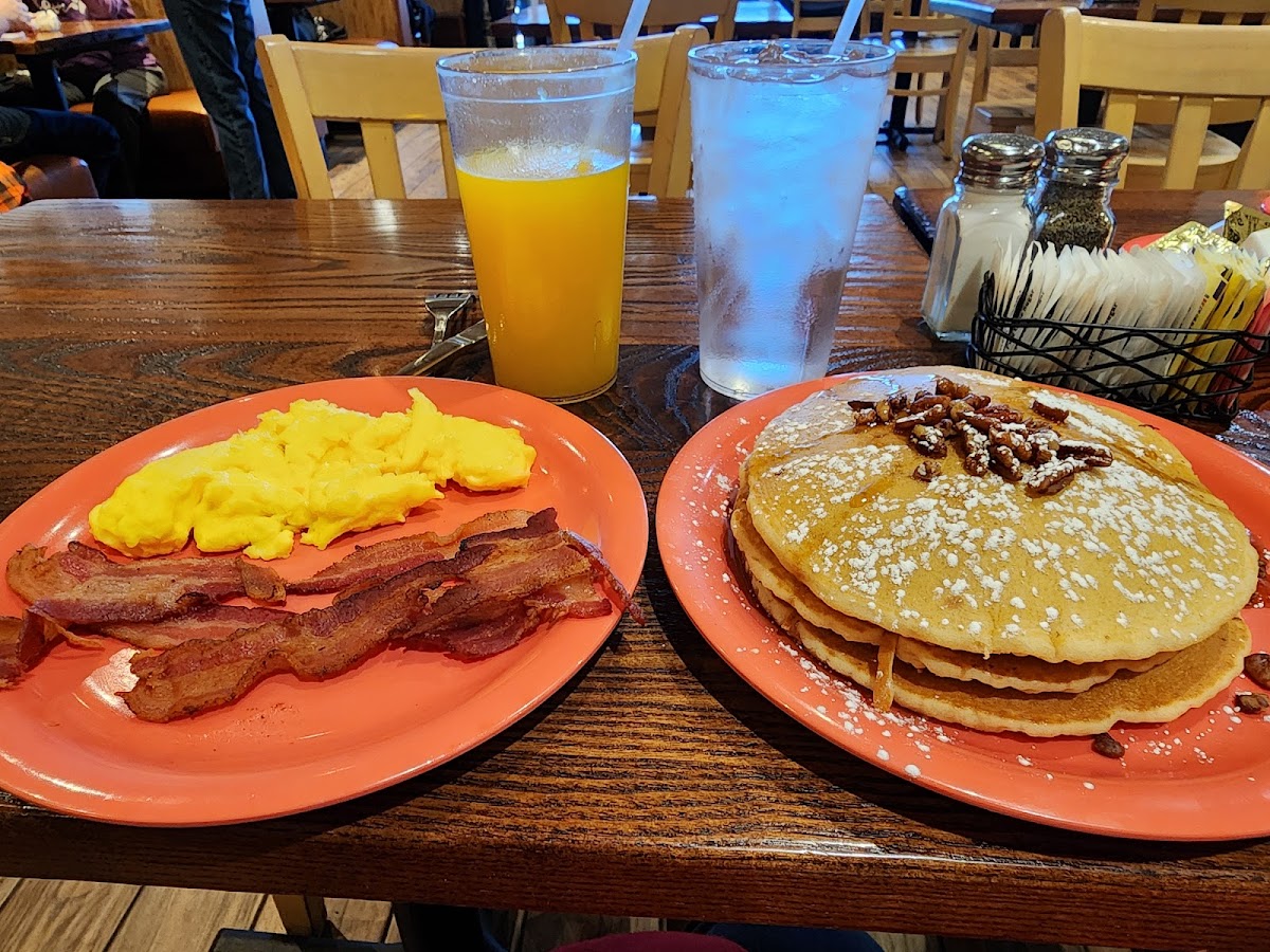 The Pancake House & Grill - Photo 9